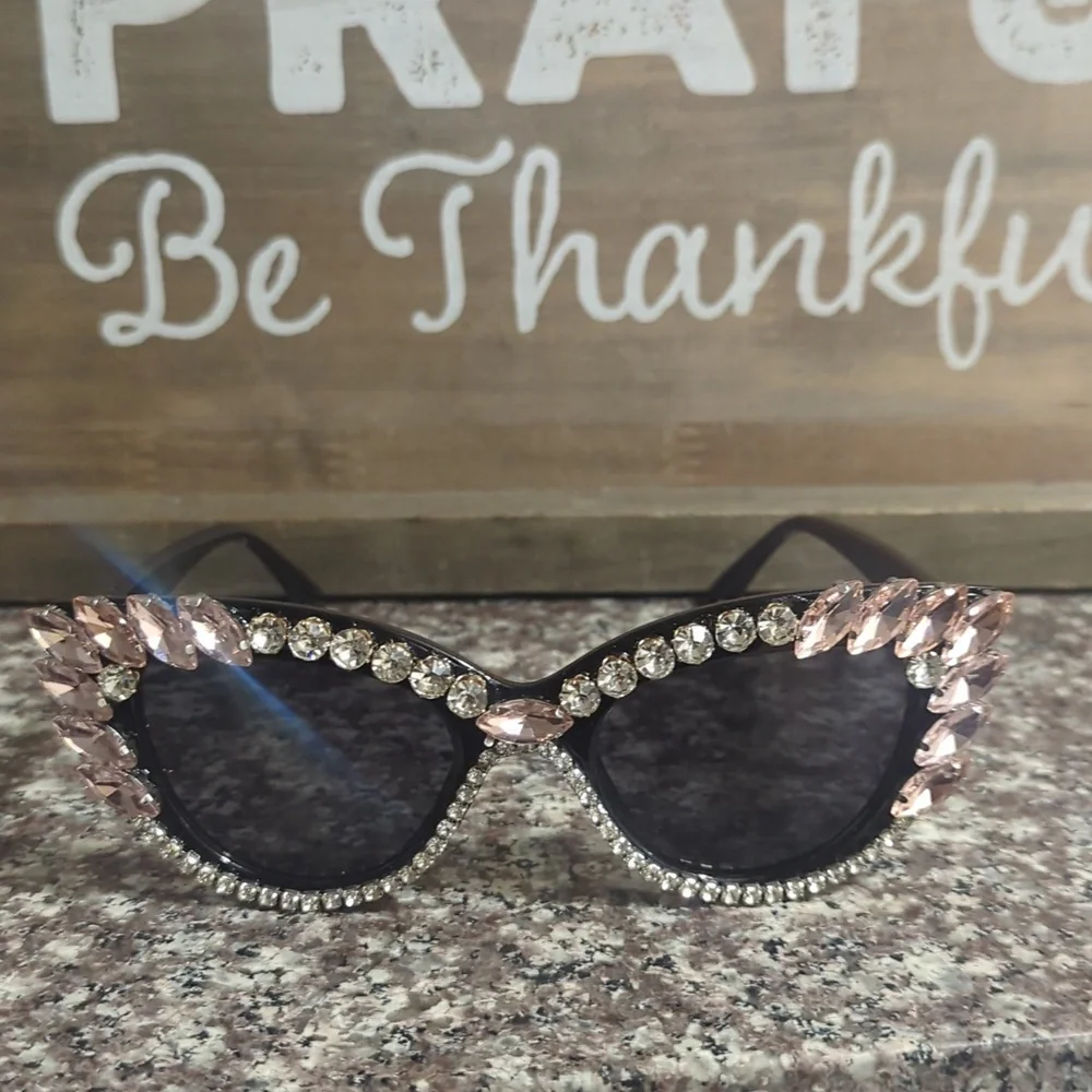 Retro Cateye Sunglasses NWOT - Picture 1 of 3